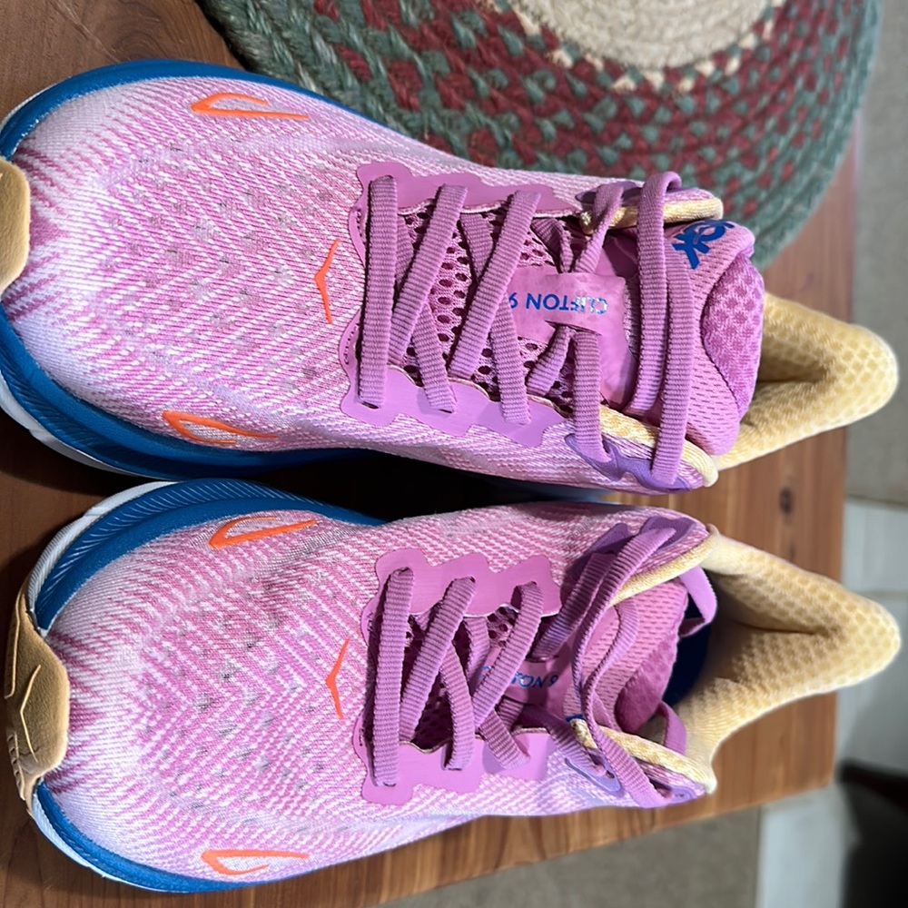 Hoka Clifton 9 - new w/o box